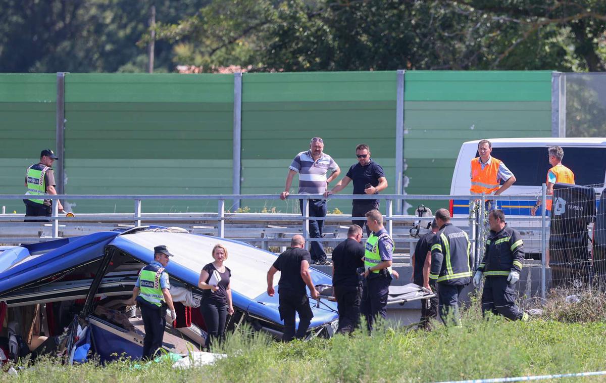 nesreča hrvaška avtobus poljska | Enajst potnikov je na umrlo na kraju nesreče, en v zagrebškem kliničnem centru, več deset potnikov je bilo poškodovanih. | Foto STA
