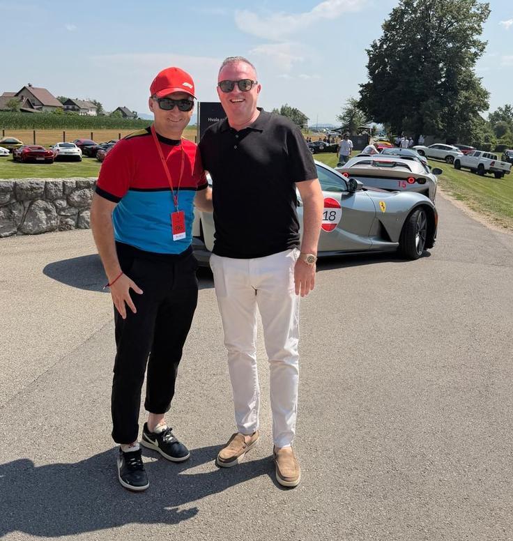 Predsednik Zveze za avtošport Slovenije AŠSLO Rado Raspet (desno) in gost iz Avstralije, ki je ferrarija za udeležbo na dogodku kar kupil v Evropi. | Foto: 