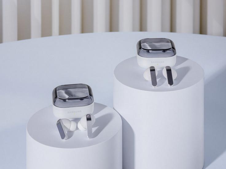 Skupaj s serijo pametnih telefonov Galaxy S26 je Samsung predstavil tudi novi slušalki Galaxy Buds4 Pro in Galaxy Buds4. | Foto: Samsung