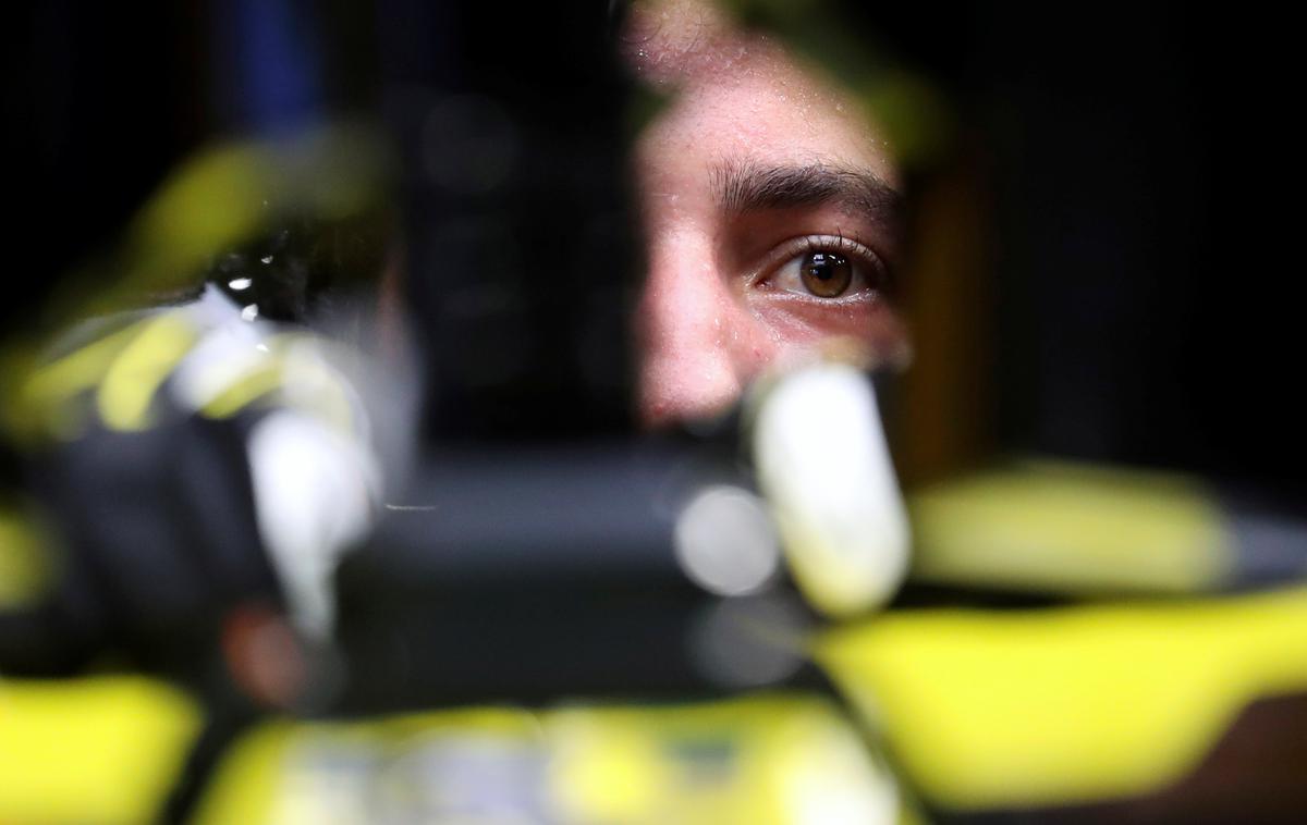 Daniel Ricciardo | Daniel Ricciardo bo tekmo v Singapurja začel z zadnjega mesta. | Foto Reuters