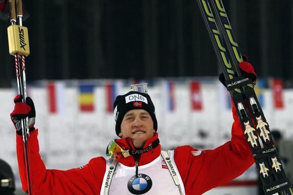 Prvak Norvežan Boe, Fak in Bauer v ozadju