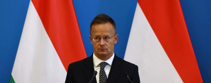 Madžarski zunanji minister je Rusijo oziroma Moskvo od začetka vojne v Ukrajini obiskoval izredno pogosto. Od februarja 2022 do marca 2026 se je po javno znanih informacijah tam mudil kar šestnajskrat.  | Foto: Reuters