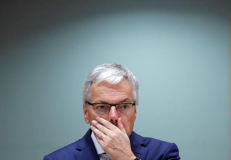 Evropski komisar za pravosodje Didier Reynders, ki se je prav danes mudil v Kijevu, se je skupaj s sodelavci ob napadih zatekel na varno v klet hotela, je sporočil na Twitterju, zapis pa pospremil s fotografijami. "Smo na varnem in čakamo na nadaljnji razvoj," je zapisal. | Foto: Reuters