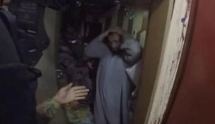 Dramatičen posnetek rešitve zapornikov iz rok IS (video)