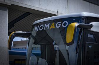 V Tolminu namerno poškodovali Nomagov avtobus