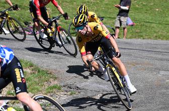 Dramatičen dan na Vuelti, Roglič varno