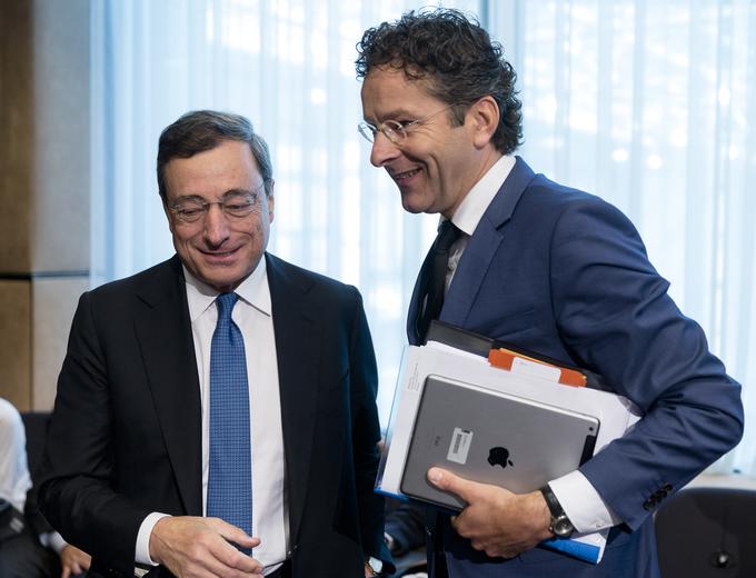 Jeroen Dijsselbloem in Mario Draghi. | Foto: STA ,