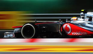 Hamilton razred zase - 150. "pole" za McLaren
