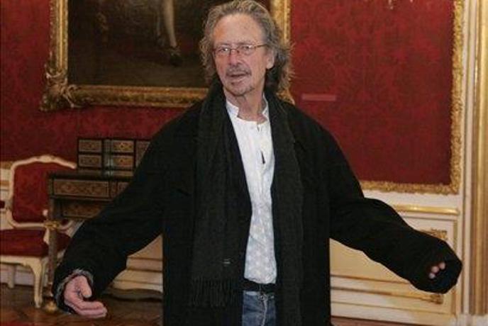 Handke zavrnil nominacijo za nemško književno nagrado