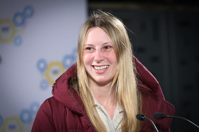 Zala Tomašič | Zala Tomašič na sedežu stranke SDS na večer parlamentarnih volitev 2026 | Foto Ana Kovač
