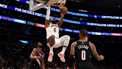 Vse več skrbi za Jamesa in LA Lakers, dve tekmi odločil podaljšek