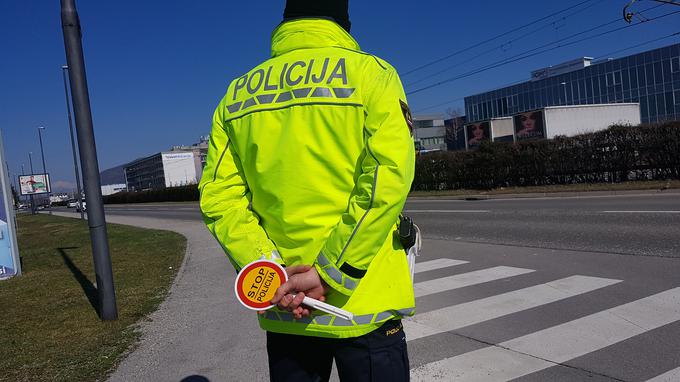 Preverjanje uporabe varnostnega pasu je sestavni del vsake policijske kontrole v prometu. | Foto: Gregor Pavšič