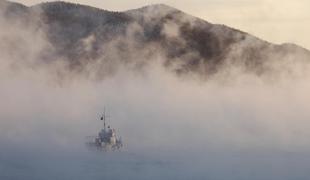 V nesreči ruske ribiške ladje umrlo 54 ljudi