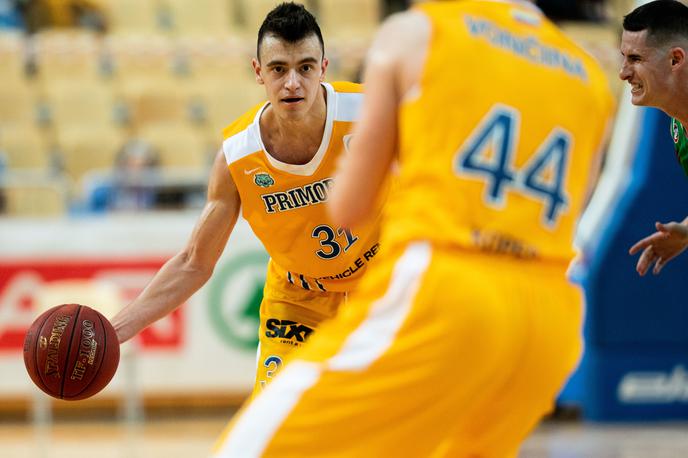 Žan Mark Šiško | Žan Mark Šiško čaka na priložnost v Bayernu. | Foto Vid Ponikvar