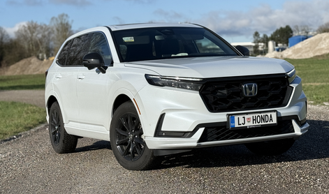 Honda C-RV: japonski SUV ima po 30 letih odlične adute pri udobju in praktičnosti #foto