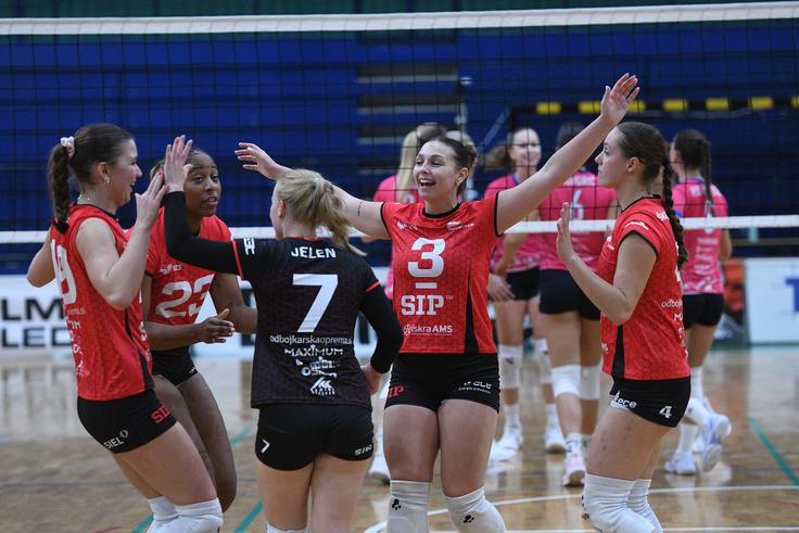 Šempetranke so redni del končale na sedmem mestu, v boju za četrtfinale jih čakajo Braslovčanke. | Foto: Aleš Oblak