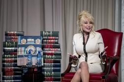 Oglasila se je Dolly Parton: Nisem še mrtva