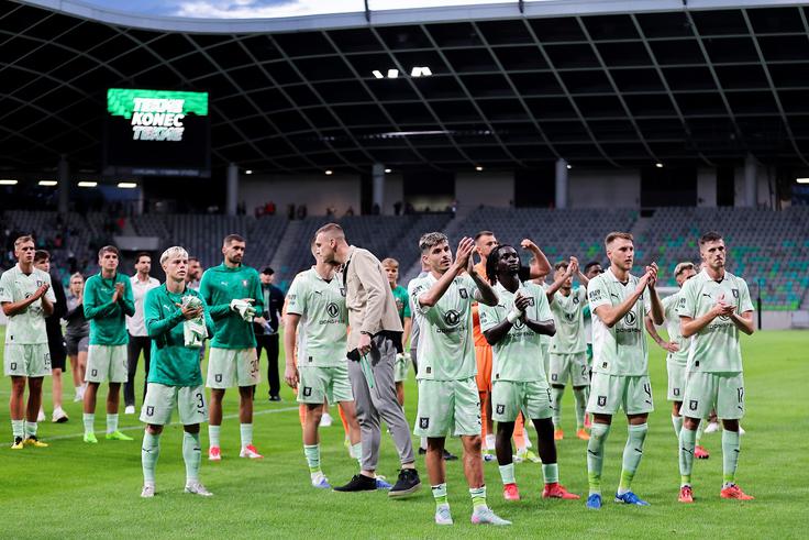 Nogometaši Olimpije, ki danes za napredovanje potrebujejo zmago (v primeru neodločenega rezultata bo sledil podaljšek), so v Kazahstan prispeli v nedeljo. | Foto: Aleš Fevžer