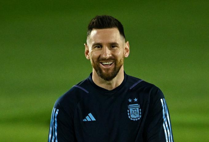 Na SP 2022 je Lionel Messi sijal od sreče in zadovoljstva, v klubskem svetu pa je dosegel manj od načrtovanega. Boli zlasti (znova) zgodnji izpad v ligi prvakov. | Foto: Reuters