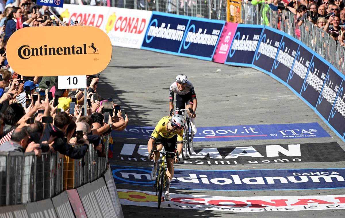 Wout van Aert, Giro 2025 | Wout van Aert se je veselil prestižne zmage v Sieni.  | Foto Reuters