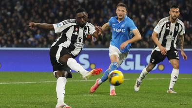Poker Interja v Lecceju, Napoli kot prvi premagal Juventus