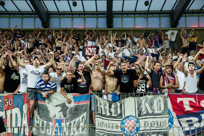 Ko je Hajduk v prejšnji sezoni v ligi Europa gostoval v Kopru, je na Bonifiko pripotovalo ogromno njegovih navijačev. | Foto: 