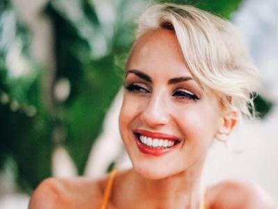 Leila Aleksandra: pevka in TV-voditeljica, ki je v Slovenijo prišla pri treh letih #video