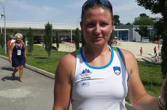 Supermamica noče nikamor brez sinčka