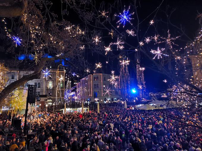 Prižig lučk | Foto: Srdjan Cvjetović