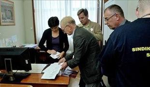 Vložena pobuda za začetek postopka za plačni referendum