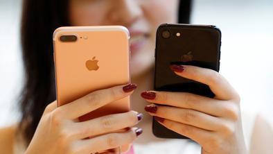 Apple našel luknjo in bo starejše iPhone kljub prepovedi še naprej prodajal v Nemčiji
