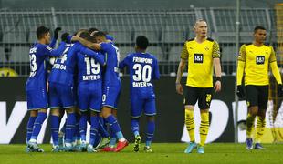 Bayer ponižal Borussio Dortmund, Bayern ostal brez Neuerja