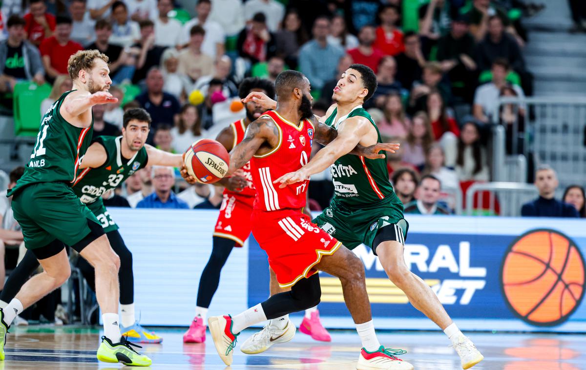 Cedevita Olimpija - Crvena zvezda | Crvena zvezda ne priznava poraza v Stožicah. | Foto Aleš Fevžer