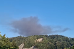 Požar tudi med Zagorjem in Trbovljami. Zagorel nestanovanjski objekt.
