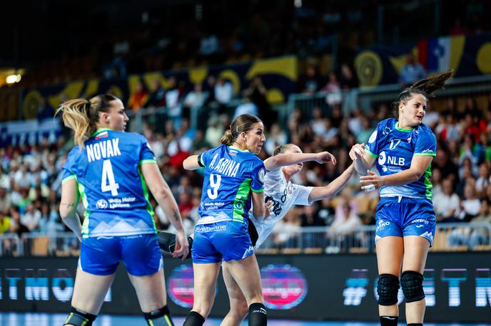 slovenska ženska rokometna reprezentanca | Kvalifikacije so v sredo v Kopru odprle z zanesljivo zmago proti Belgiji z 29:22. | Foto Aleš Fevžer