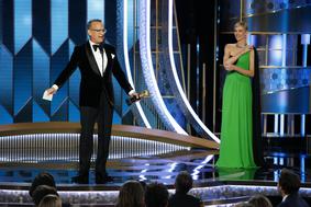 Tom Hanks je med zahvalnim govorom na Globusih zajokal #video