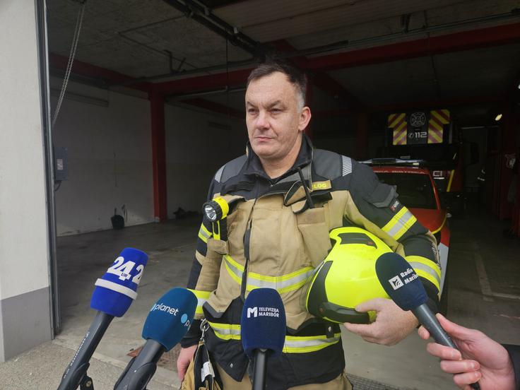 Po Prelogovih besedah je cisterna prevažala nekaj več kot 30 tisoč litrov dizelskega goriva. | Foto: STA