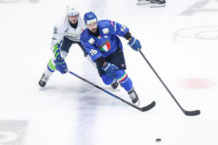 Ob koncu študija ga je kontaktirala italijanska hokejska zveza in mu ponudila priložnost, da gre skozi proces, ki bi lahko pripeljal do igranja za italijansko reprezentanco. | Foto: Guliverimage