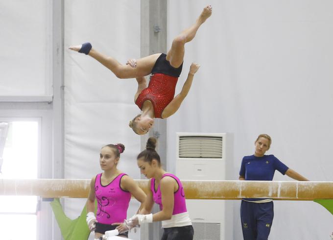 Treningi so v polnem teku tudi pri gimnastičarkah. Letos nas bo v Riu kot edina zastopala Teja Belak. | Foto: 