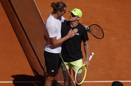 Zverev prek tretjega kroga šele po dveh podaljšanih igrah