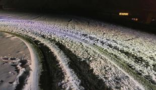 Neznani voznik povzročil veliko škodo v Nordijskem centru Planica