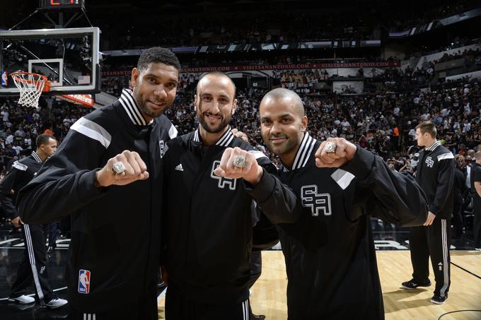 Skupaj z Manujem Ginobilijem (v sredini) in Tonyjem Parkerjem (desno) je Tim Ducan tvoril najuspešnejši trio v ligi NBA. | Foto: Guliverimage/Getty Images