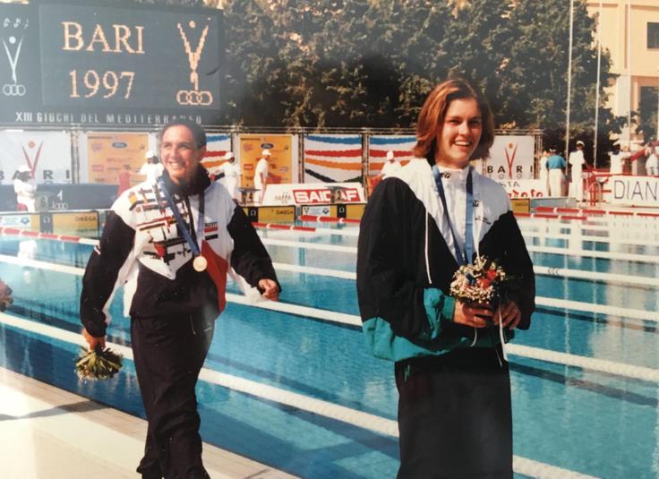 Sparavceva ima bogato zbirko medalj in pokalov. Na Sredozemskih igrah v italijanskem Bariju leta 1997 je na 50 metrov prosto osvojila srebro. | Foto: osebni arhiv/Lana Kokl