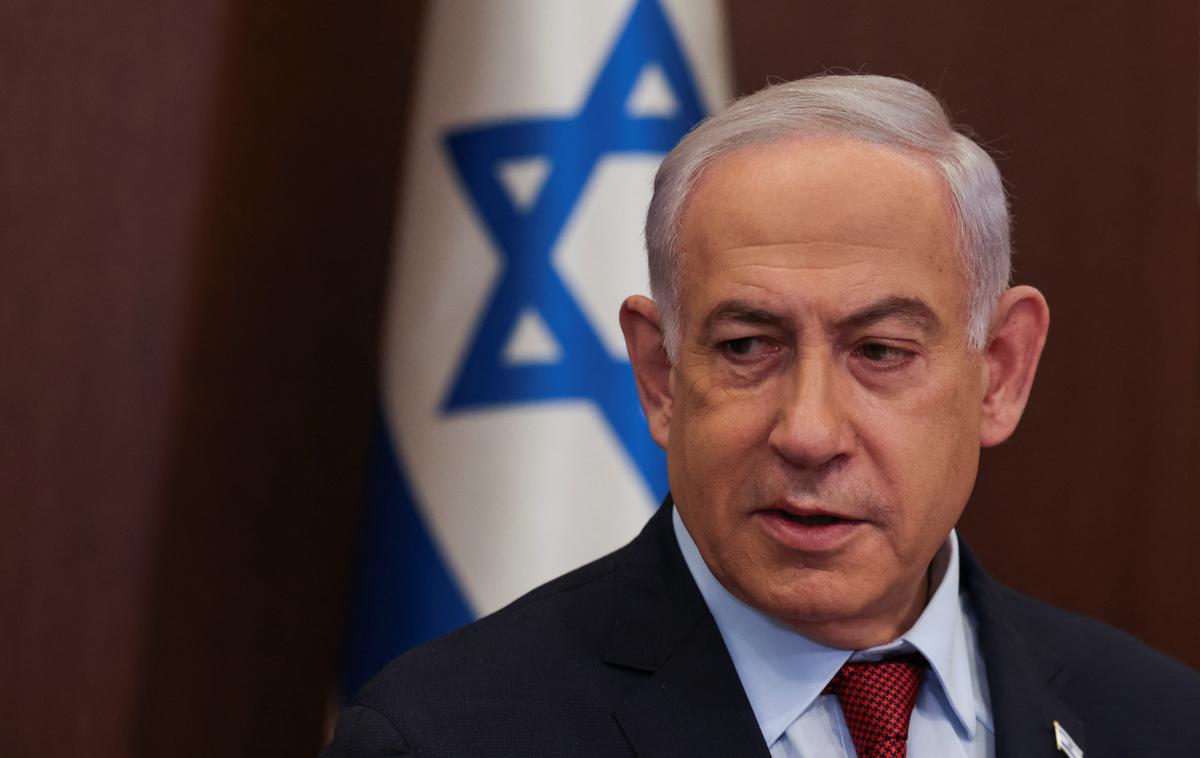 Izraelski premier Benjamin Netanjahu | "Pravkar sem se vrnil iz Gaze. (...) Ne ustavljamo se, nadaljujemo boj in ga bomo v prihodnjih dneh še okrepili. To bo dolga vojna, ki še ni blizu koncu," je Netanjahu povedal v izjavi, ki jo je objavila njegova skrajno desna stranka Likud. | Foto Reuters