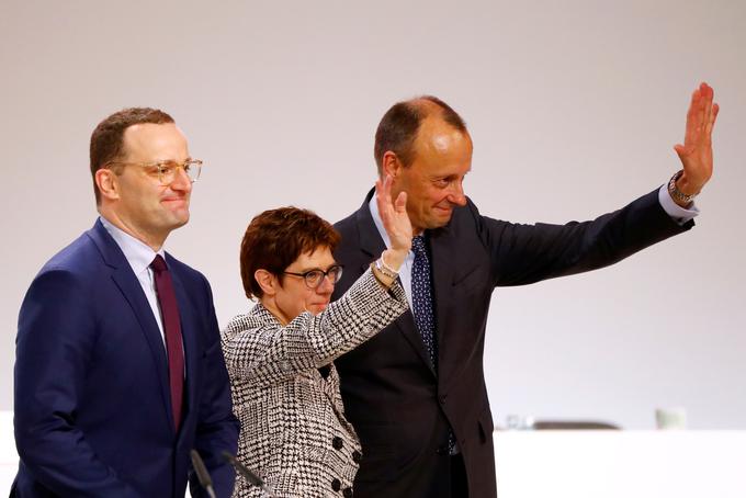 Decembra 2018 so se za predsednika CDU potegovali mladi konservativec Jens Spahn, dolgoletna ministrska predsednica Posarja in varovanka Merklove Annegret Kramp-Karrenbauer ter Merz. Zmagala je Kramp-Karrenbauerjeva, a je že februarja lani napovedala odstop. | Foto: Reuters