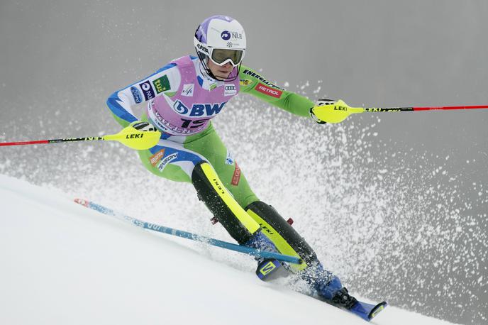 Ana Bucik Killington | Ana Bucik je na drugem slalomu v sezoni pokazala eno izjemno vožnjo, v finalu pa je odstopila. | Foto Reuters