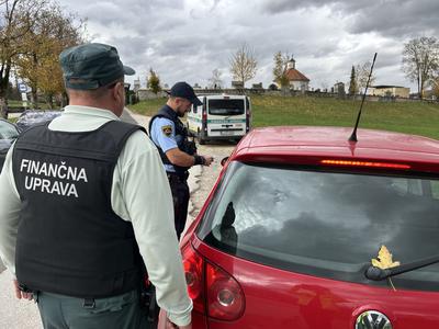 Poostren nadzor na Dolenjskem: zasegli so devet avtomobilov