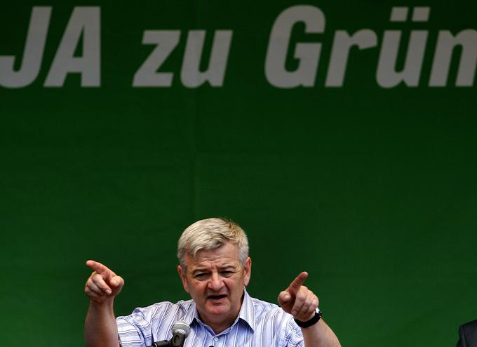 Joschka Fischer je bil dolga leta eden od najvplivnejših v stranki Zelenih. V času rdeče-zelene koalicije med letoma 1998 in 2005 je bil zunanji minister. | Foto: Reuters