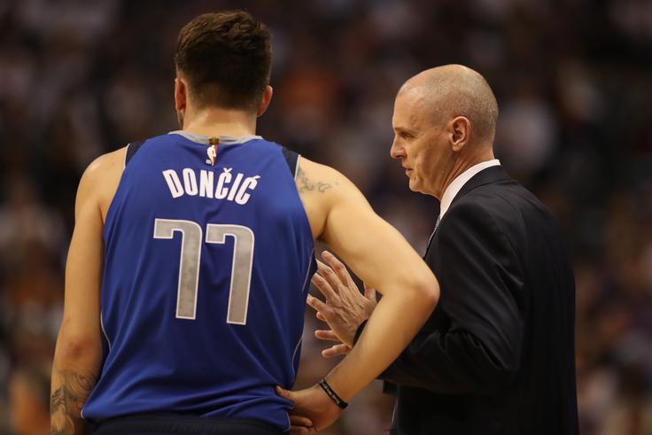 Bo trener Rick Carlisle prvič v tej sezoni moral začeti dvoboj brez Luke Dončića? | Foto: Guliverimage/Getty Images