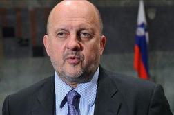 Vlada bo glede verskega zakona počakala na odločitev ustavnega sodišča